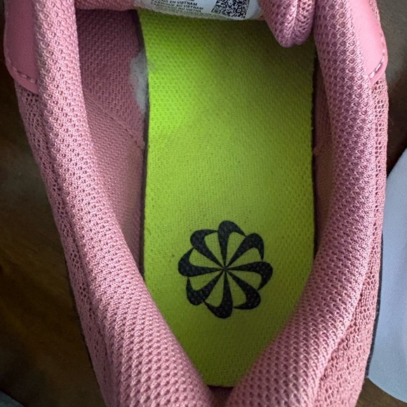 Nike Pink Athletic Shoes Basic Tennis Shoe Womens Size 9.5 - Picture 9 of 10
